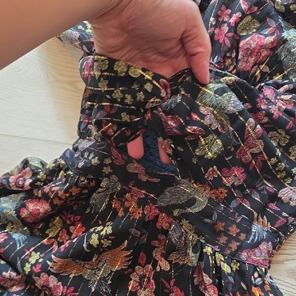 Chic Floral Long Sleeve Dress - Picture 4 of 9